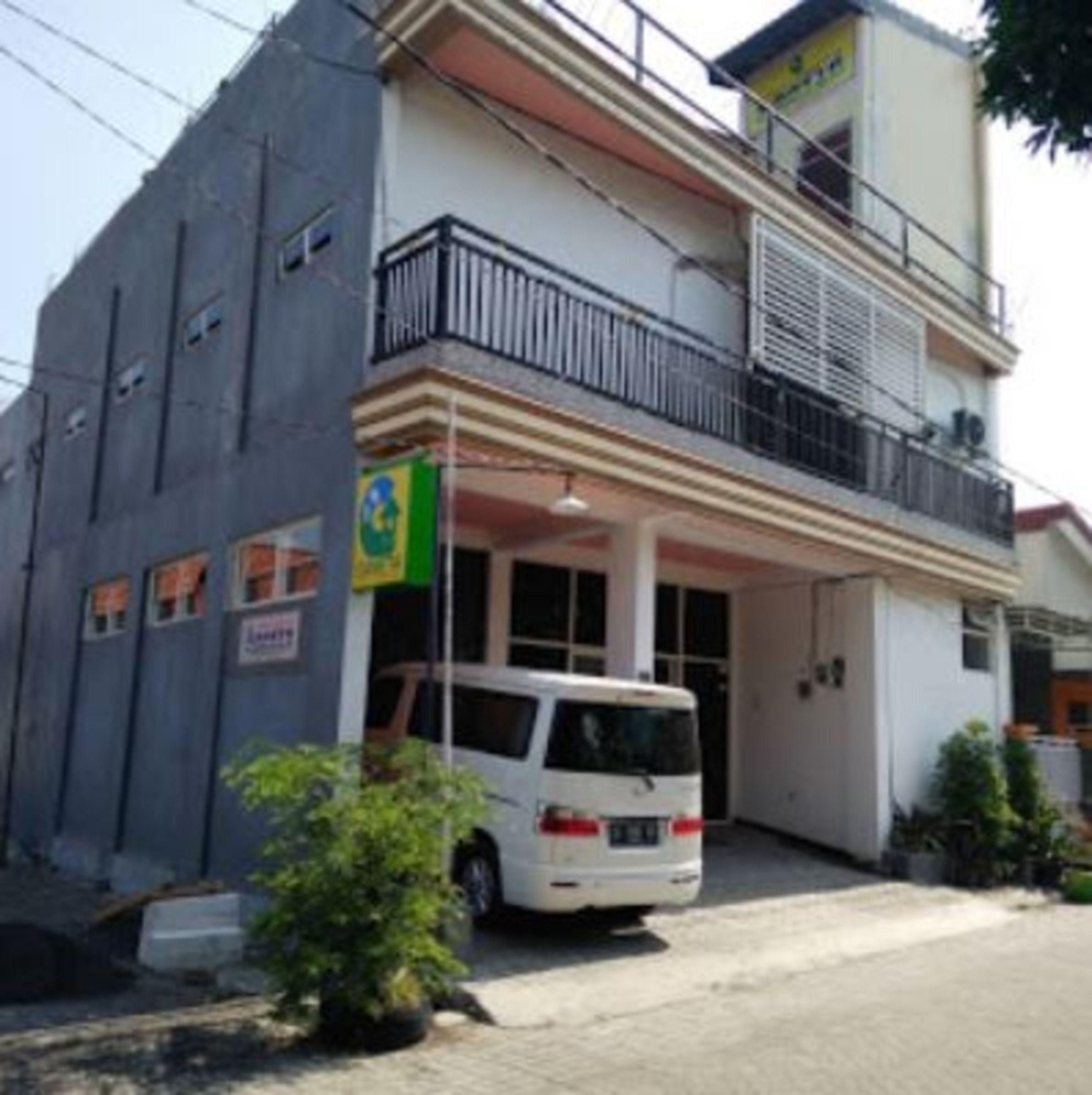 Ganeta Homestay Syariah Sidoarjo Exterior foto