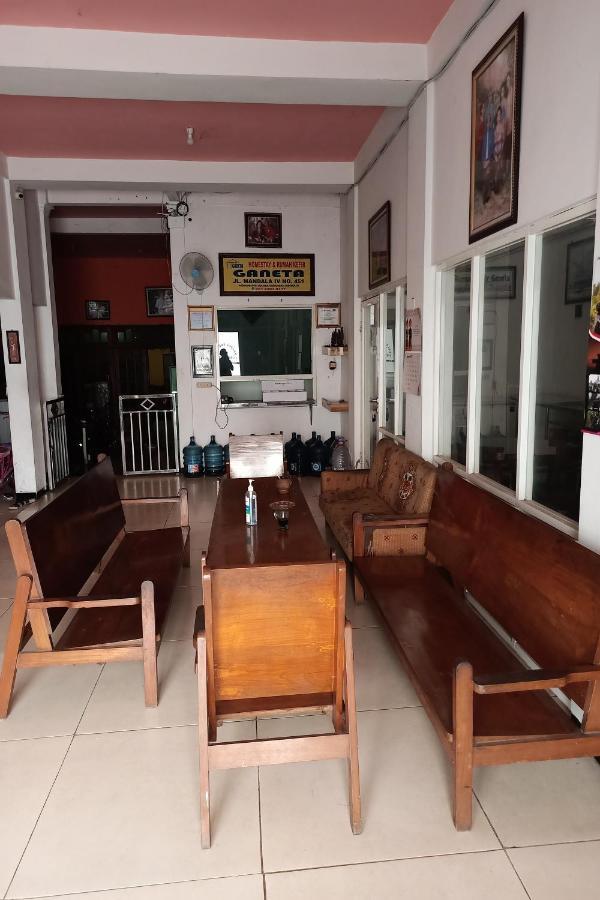 Ganeta Homestay Syariah Sidoarjo Exterior foto